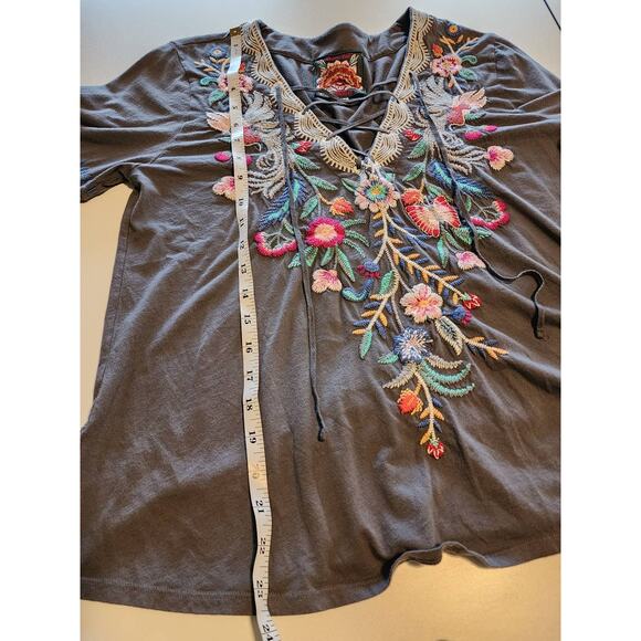 Johnny Was Embroidered Floral Boho Top V-Neck Lace Up Long Sleeve Size S - Picture 5 of 8